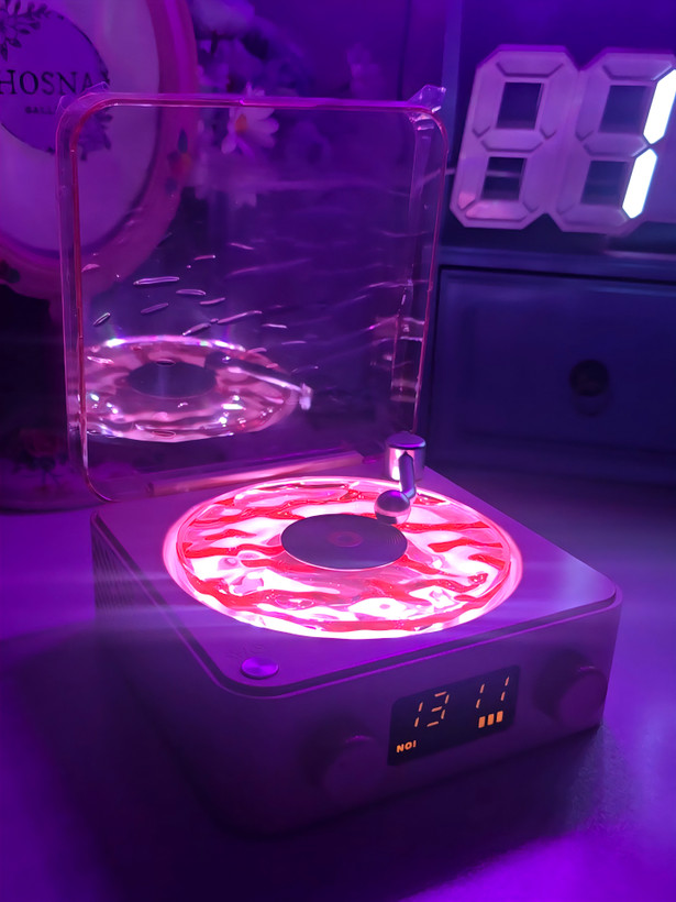 چراغ خواب گرامافون و رقص نور موج آب