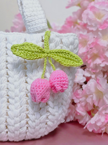 جاکلیدی گل لاله بافتنی