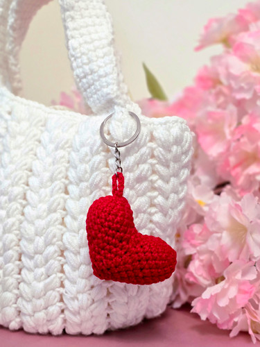 جاکلیدی قلب بافتنی